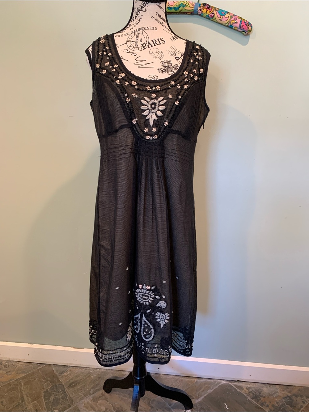 Roberta Freymann Women’s Medium Sleeveless Black Midi Dress w/ Floral Embroidery